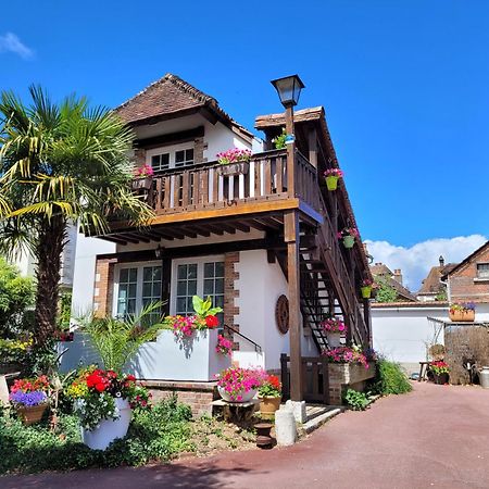 Gite Le Balcon Flaubert Forges-les-Eaux Exteriör bild