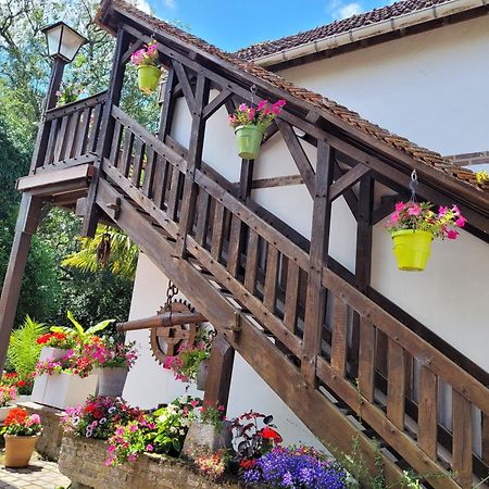 Gite Le Balcon Flaubert Forges-les-Eaux Exteriör bild