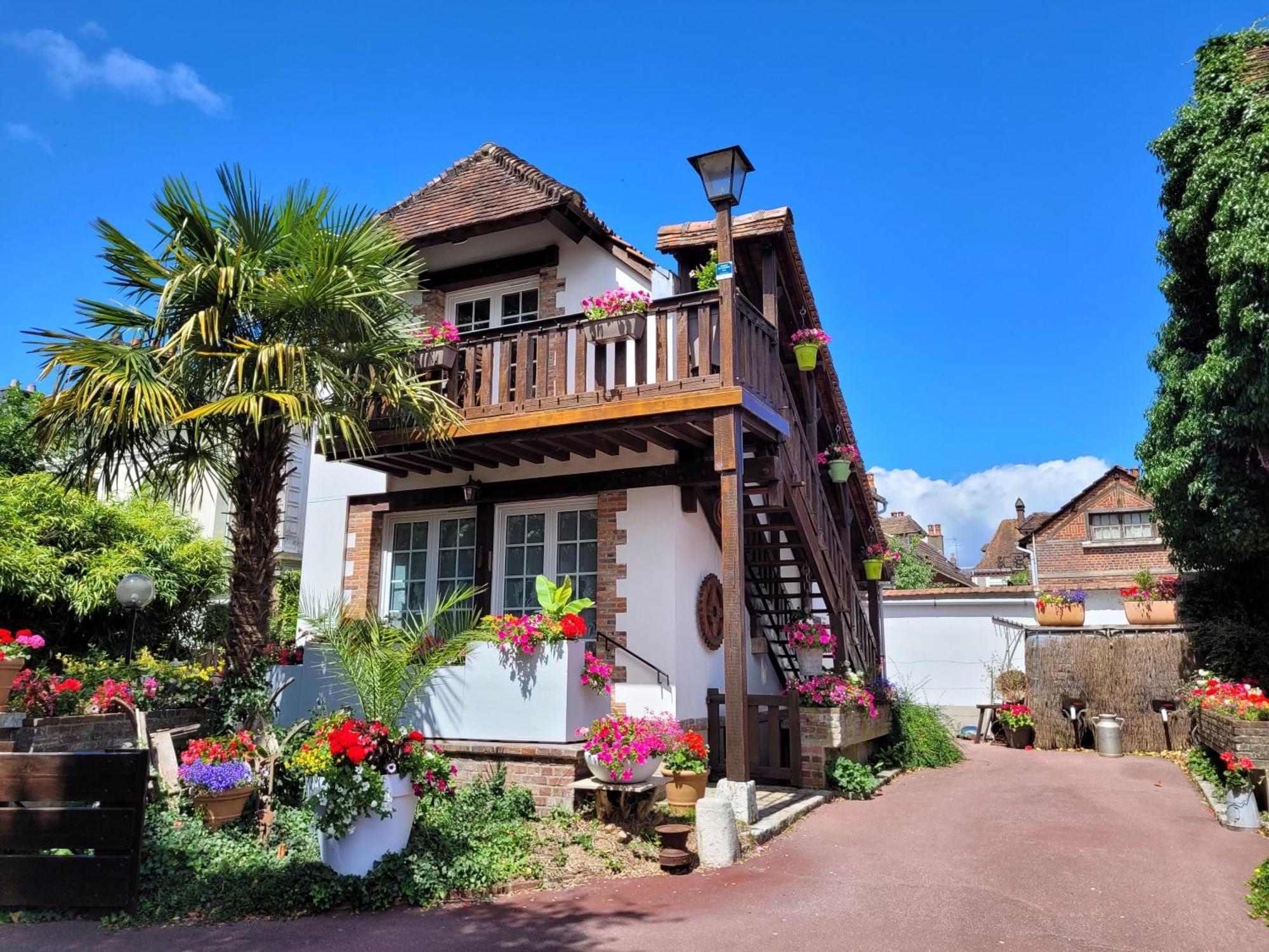 Gite Le Balcon Flaubert Forges-les-Eaux Exteriör bild