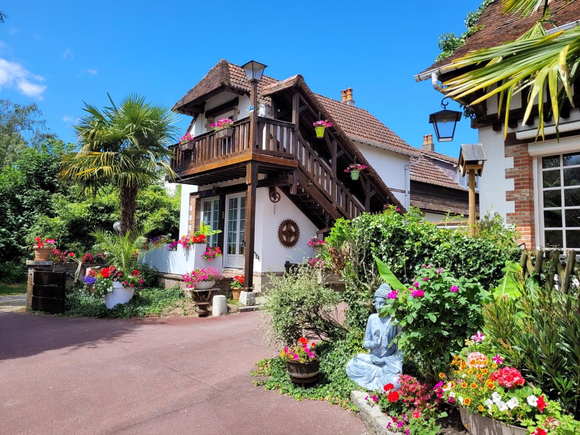 Gite Le Balcon Flaubert Forges-les-Eaux Exteriör bild