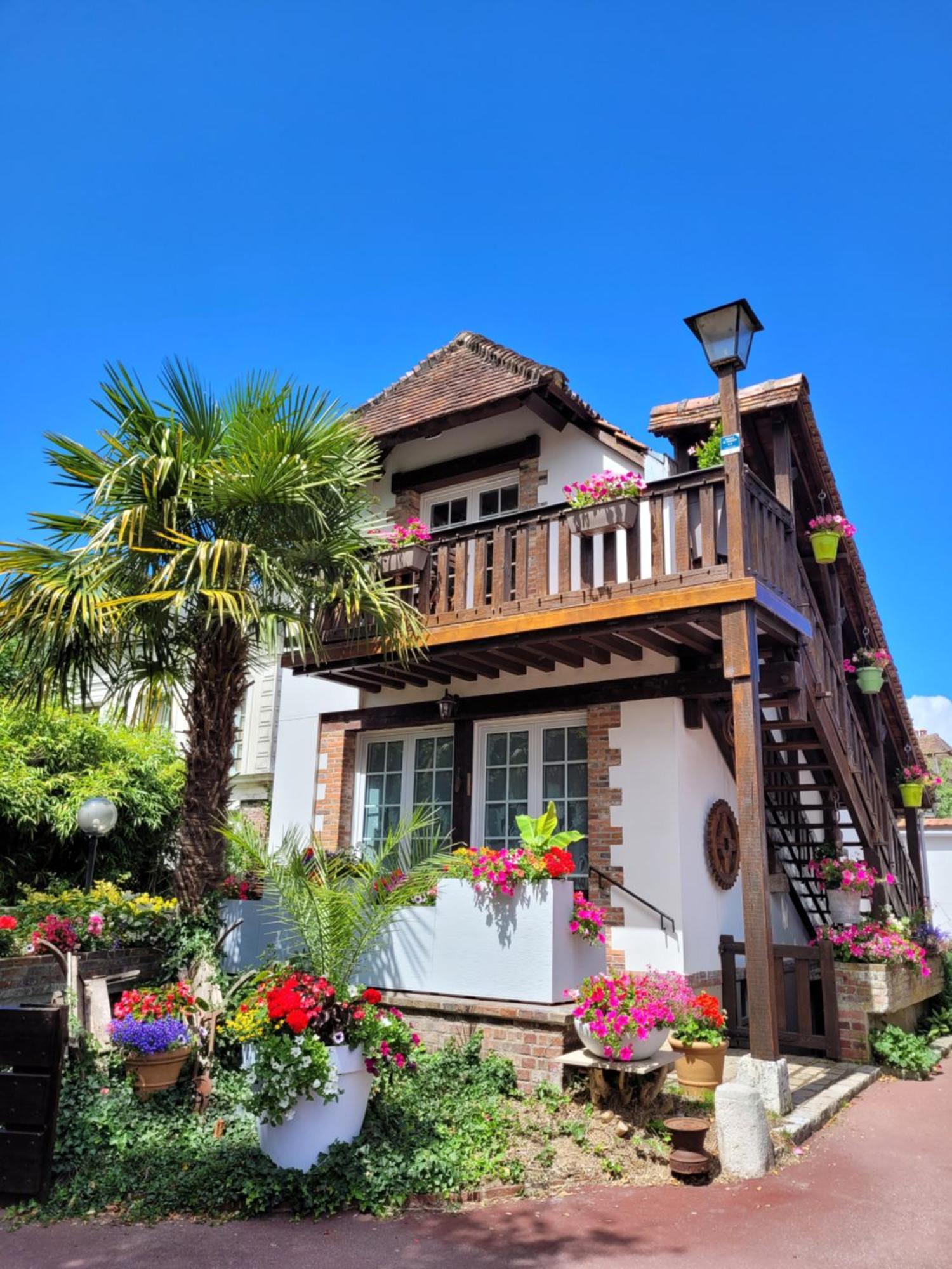 Gite Le Balcon Flaubert Forges-les-Eaux Exteriör bild